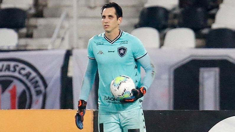 Gatito Fern&aacute;ndez passar&aacute; por artroscopia