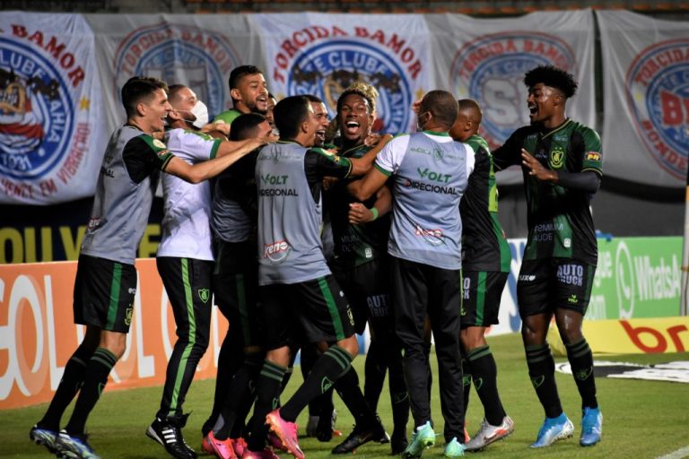 Am&eacute;rica-MG bate o Bahia, fatura a 1&ordf; vit&oacute;ria no Brasileir&atilde;o e foge do Z4