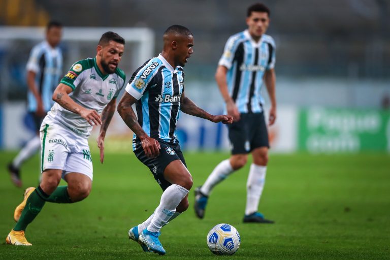 Gr&ecirc;mio e Am&eacute;rica-MG empatam com gols pelo Brasileir&atilde;o