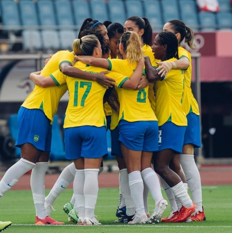 Brasil Feminino atropela China em estreia das Olimp&iacute;adas