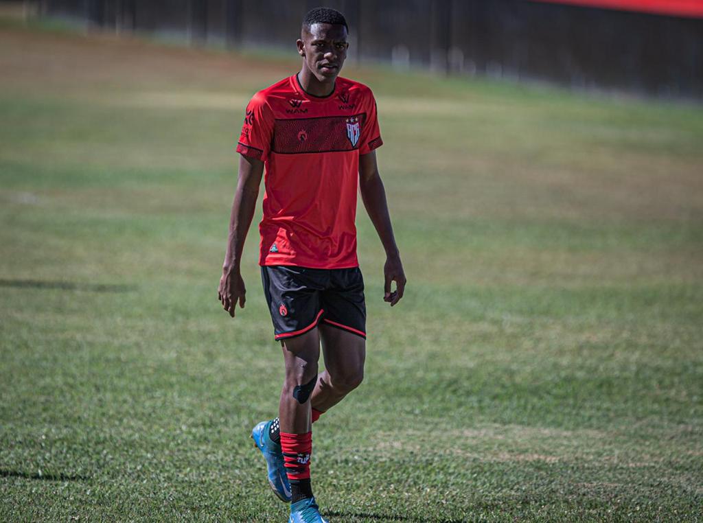 Edilton, zagueiro do Atl&eacute;tico-GO, comenta sobre a campanha do time no Campeonato Brasileiro Sub-20