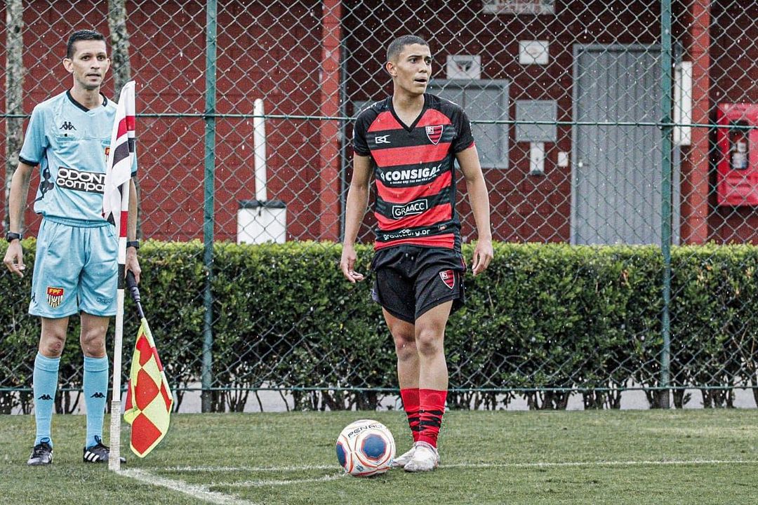 Com experi&ecirc;ncia na Europa, Gabriel da Motta se destaca e dita ritmo do Oeste no Paulista Sub-20