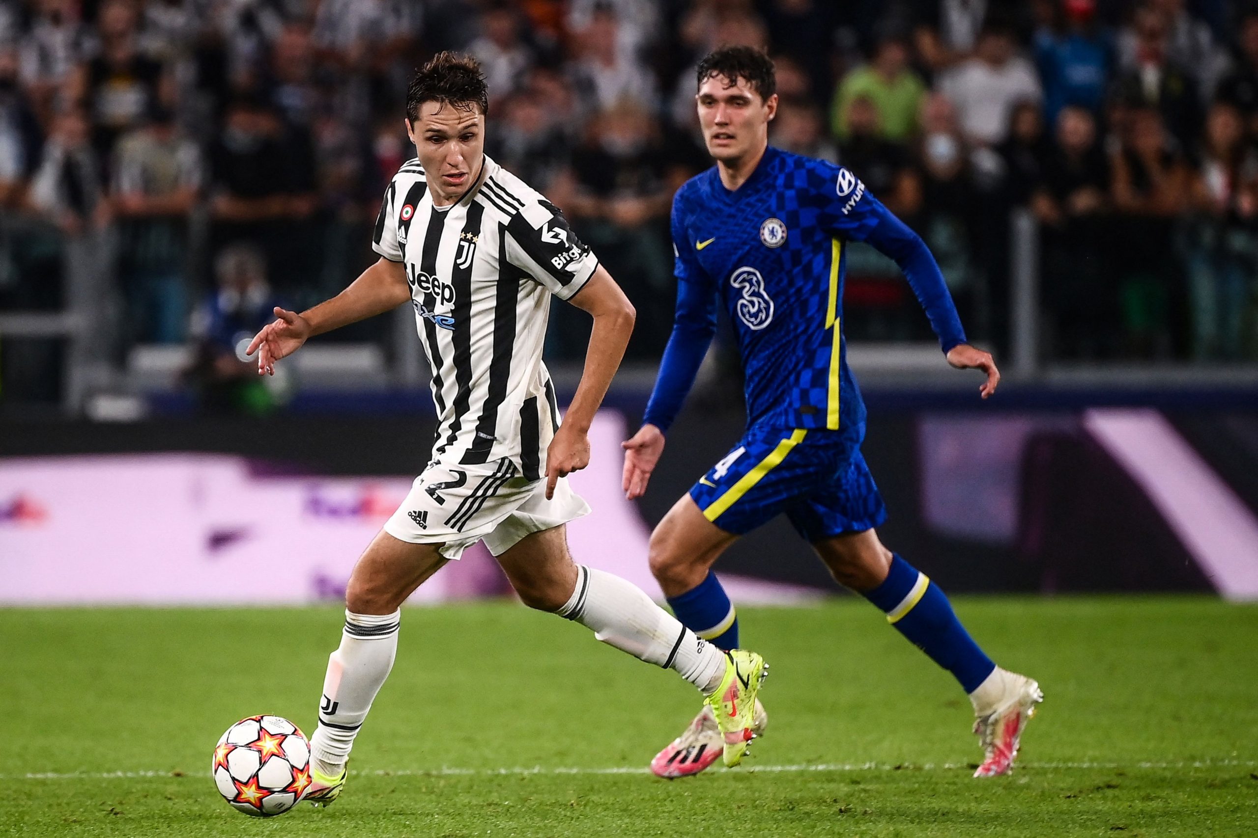 Juventus vence Chelsea e segue invicto na Liga dos Campe&otilde;es