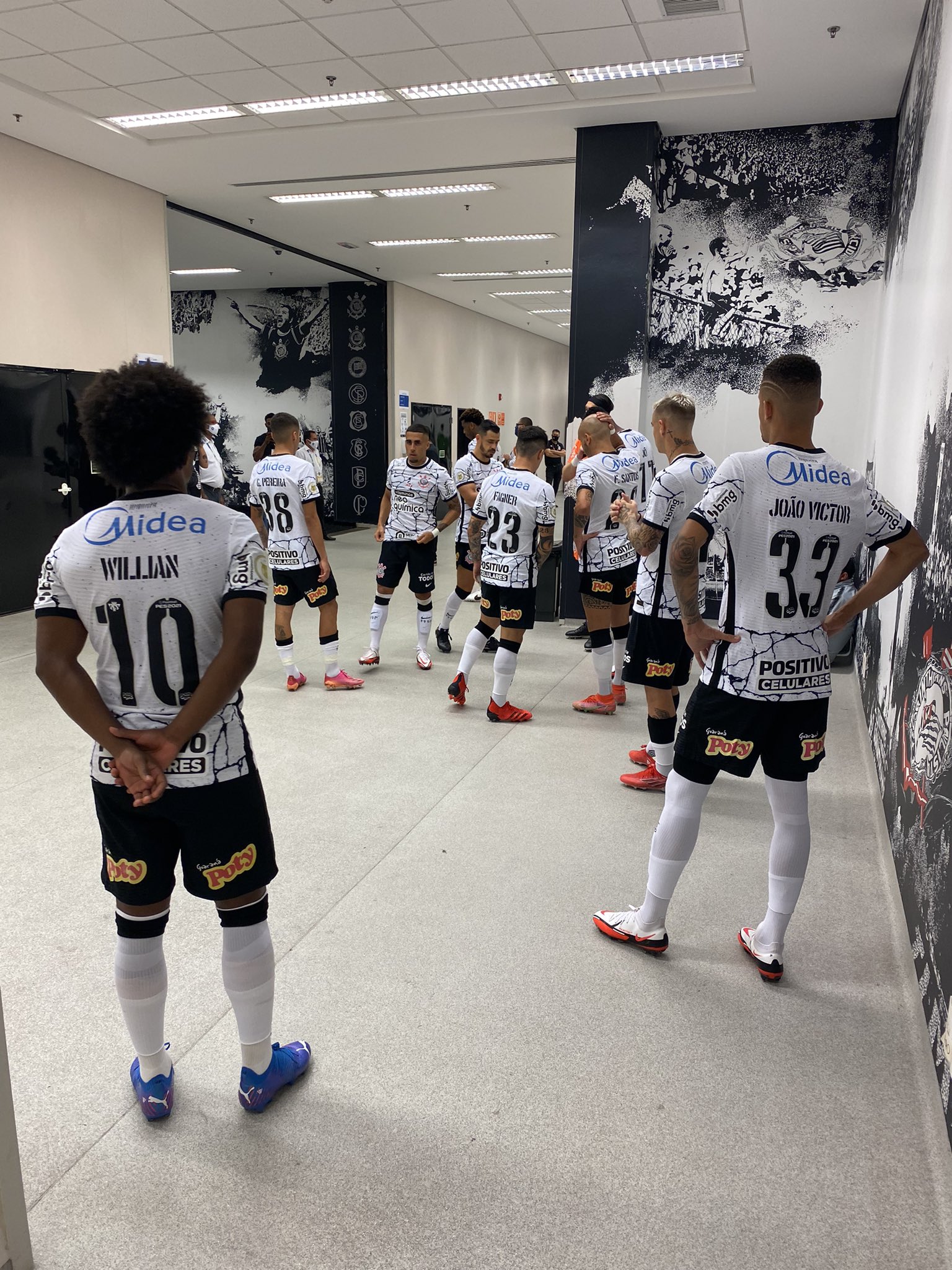 Futebol Apaixonante #70: estreia de Willian no Corinthians | S&atilde;o Paulo e Santos eliminados | Diretoria banca Abel no Palmeiras