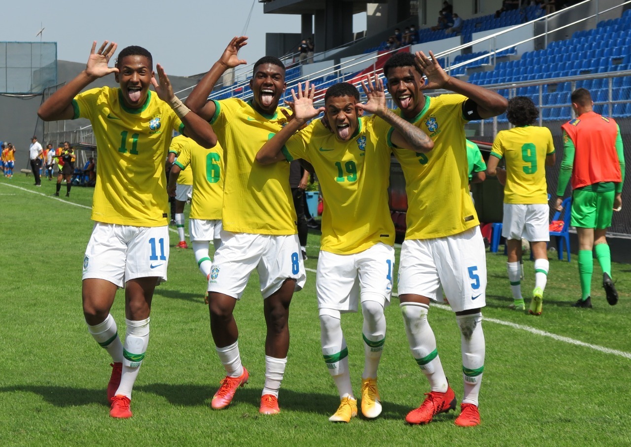 Atletas da Sele&ccedil;&atilde;o Brasileira sub-17 brilham em campo
