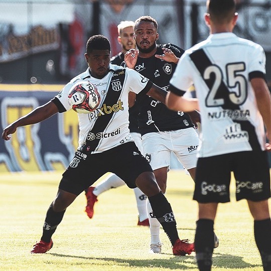 Ponte Preta bate o Remo e se distancia do Z4 da Série B.