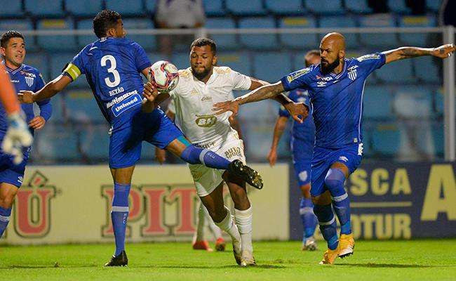 Gledson brilha e Ava&iacute; vence Cruzeiro na Ressacada