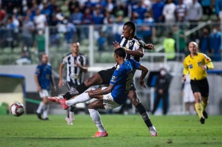 Cruzeiro pressiona, Botafogo se defende bem e equipes empatam sem gols pela S&eacute;rie B