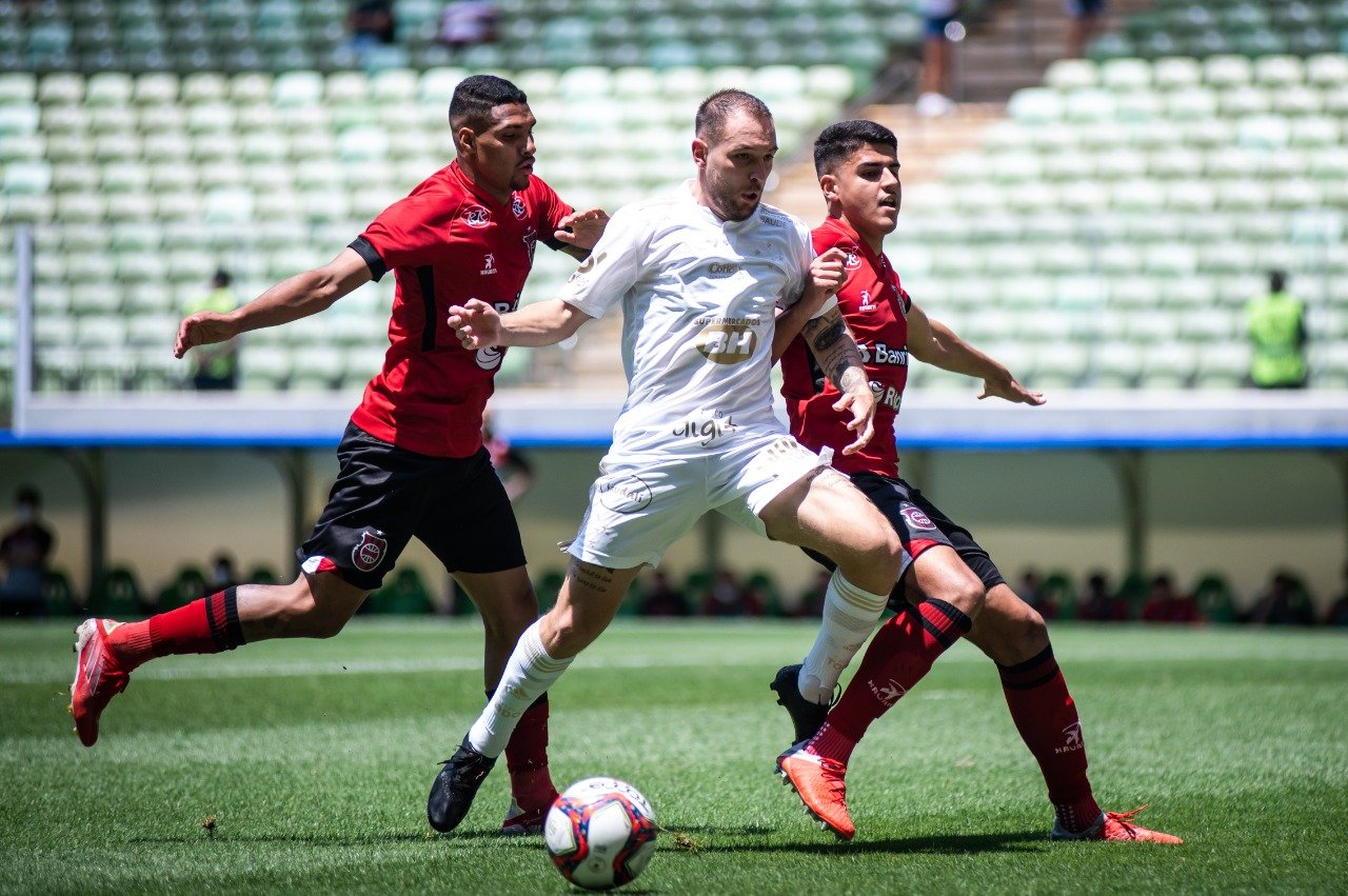 Cruzeiro vence Brasil de Pelotas e espanta crise na S&eacute;rie B