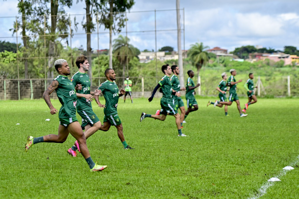 Am&eacute;rica-MG j&aacute; tem cinco refor&ccedil;os para 2022