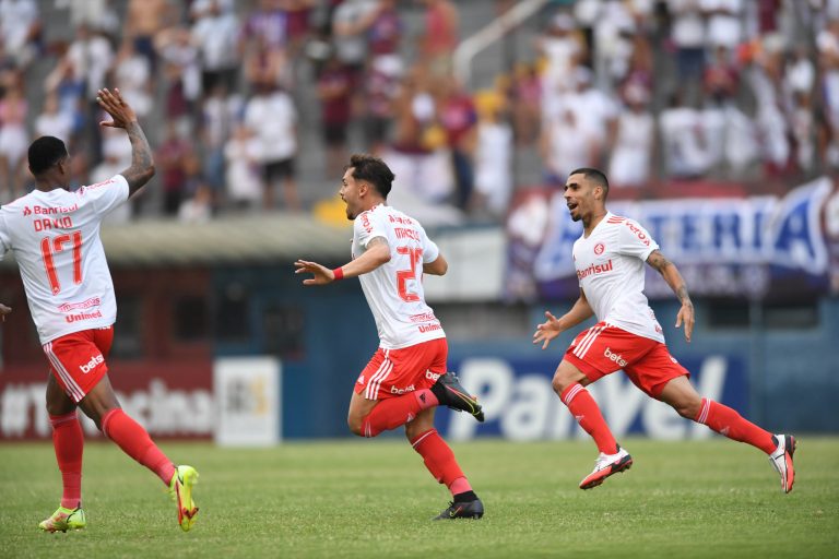 Internacional vence Caxias com dificuldades pelo Gauchão 2022