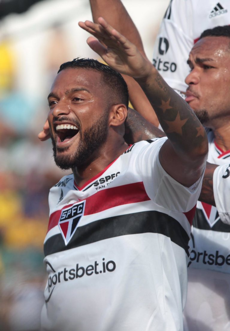 Pelo Paulist&atilde;o, S&atilde;o Paulo bate o Mirassol e garante a lideran&ccedil;a do grupo B