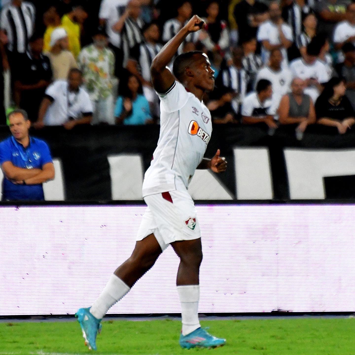 Fluminense vence e sai na frente na semi do Carioca 2022