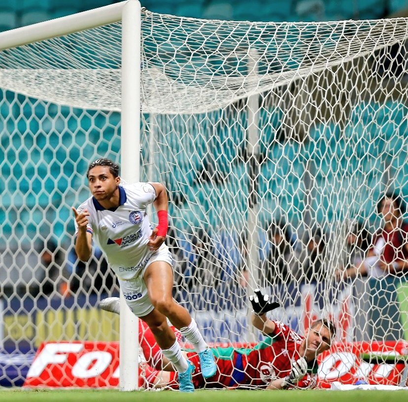 Jacar&eacute; brilha e Bahia bate Cruzeiro na estreia da S&eacute;rie B