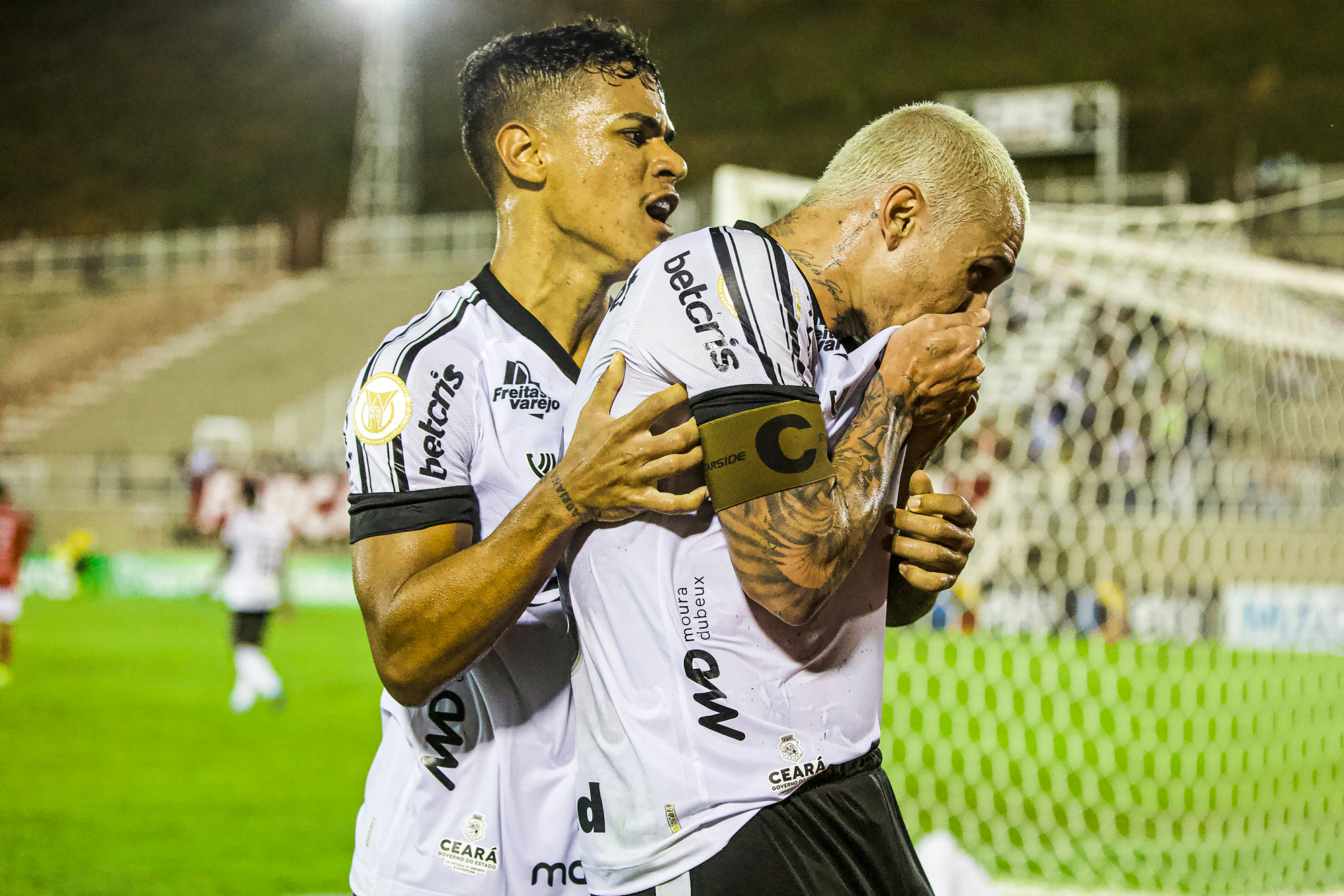Pela Copa do Brasil, Cear&aacute; bate Tombense e garante vantagem para jogo da volta