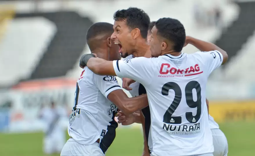 Ponte Preta vence a primeira na S&eacute;rie B com gol de Lucca