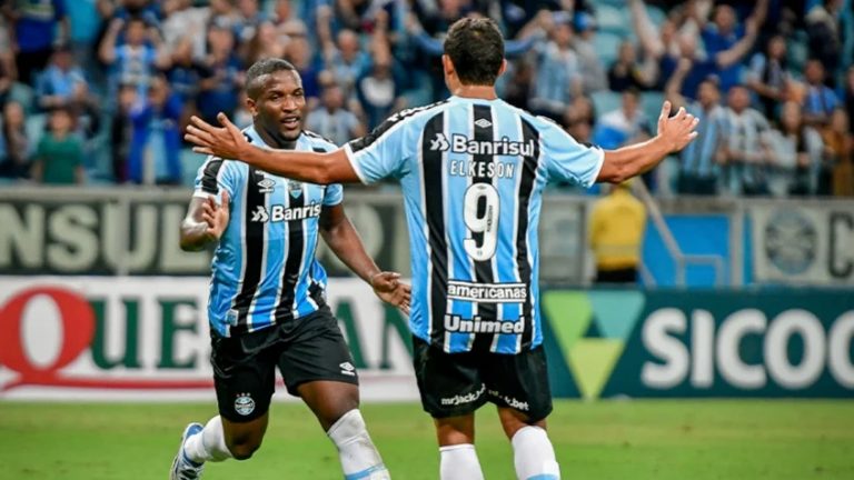 Na Arena, Gr&ecirc;mio bate CRB e vira l&iacute;der na S&eacute;rie B