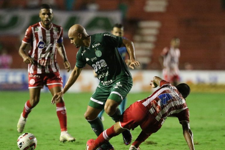 Kozlinski falha no fim e Náutico e Guarani ficam no empate