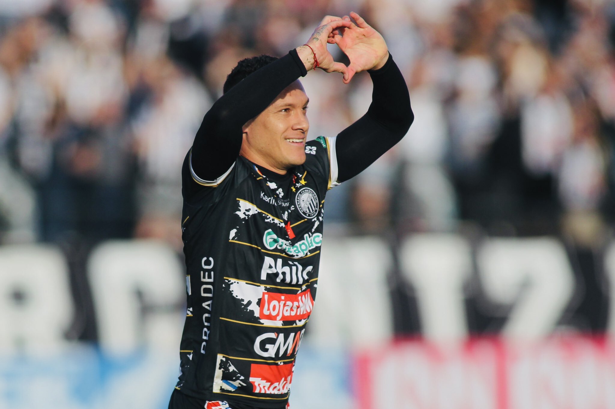 Oper&aacute;rio vence Crici&uacute;ma e respira na S&eacute;rie B