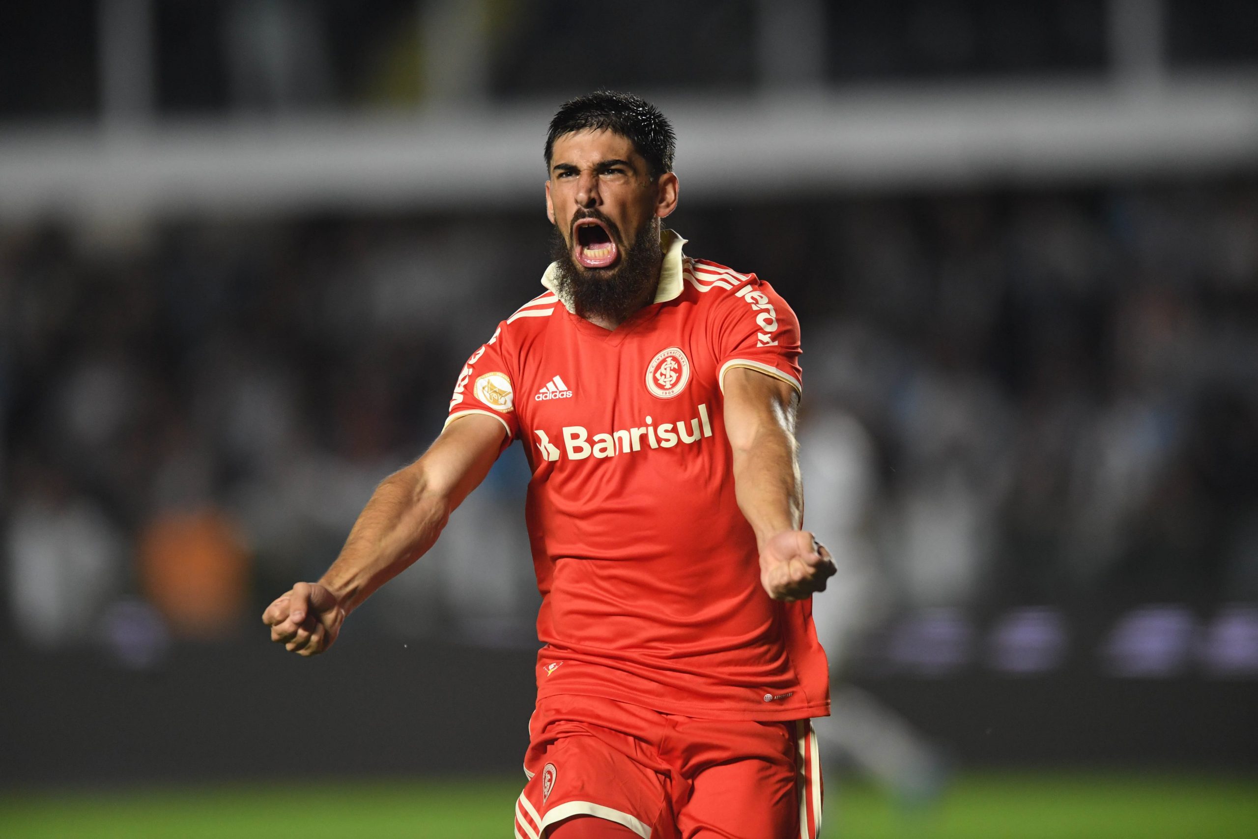 Santos e Internacional empatam na Vila com pol&ecirc;mica