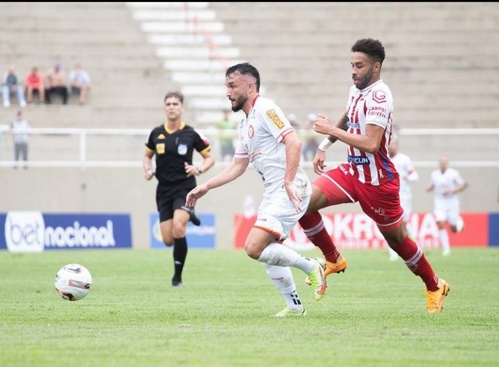 N&aacute;utico empata em Muria&eacute; com expuls&atilde;o de Lucas Perri