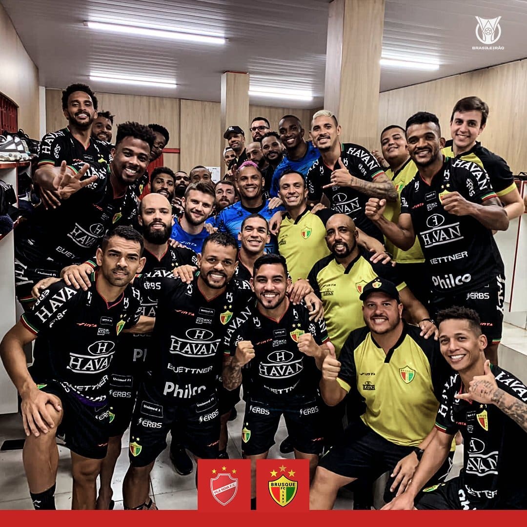 Brusque vence Vila Nova em Goi&acirc;nia e respira na S&eacute;rie B