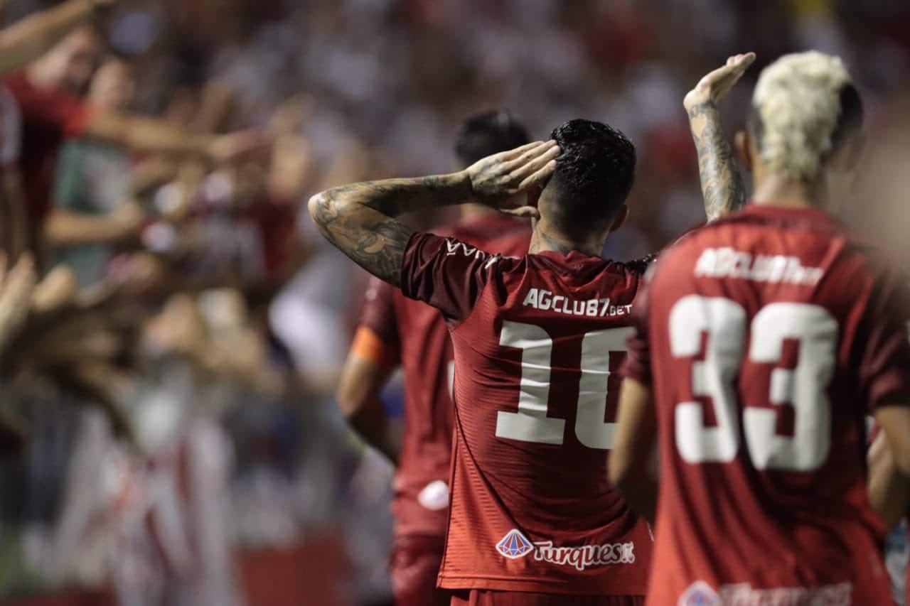 Jean Carlos pode estar de sa&iacute;da do N&aacute;utico, saiba o destino