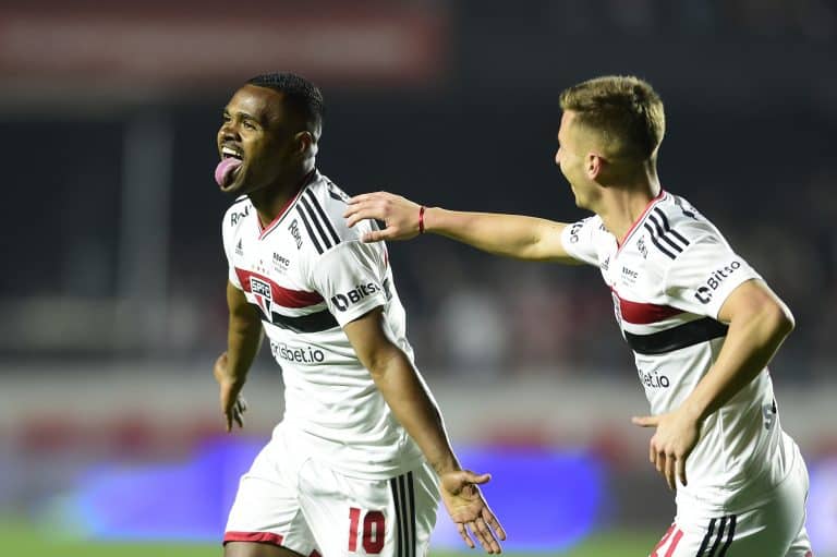 Nik&atilde;o marca, Calleri perde p&ecirc;nalti e S&atilde;o Paulo vence o Cear&aacute;