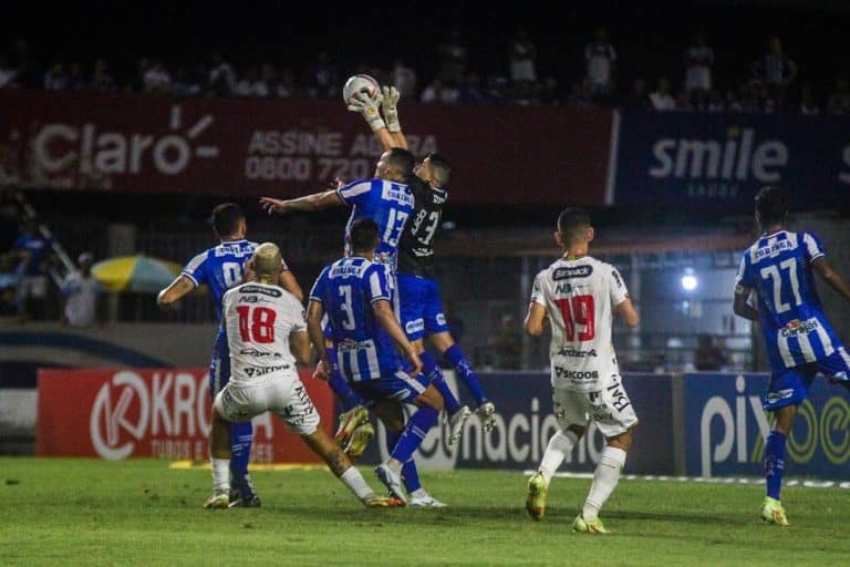 CSA derrota o Brusque e ganha f&ocirc;lego contra o Z4