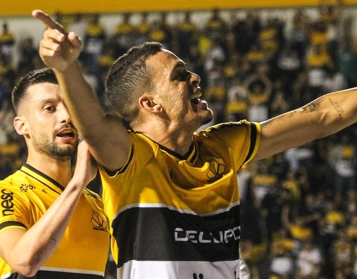 Crici&uacute;ma vence e deixa o N&aacute;utico em desespero