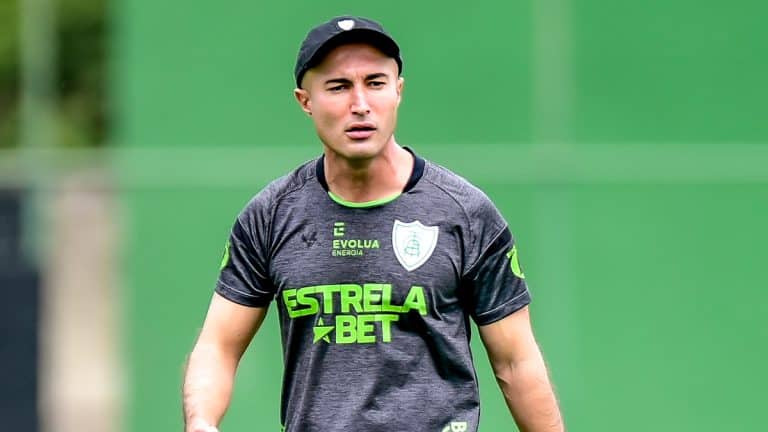 T&eacute;cnico do Am&eacute;rica-MG projeta time para 2024: &ldquo;Uma equipe que&hellip;&rdquo;