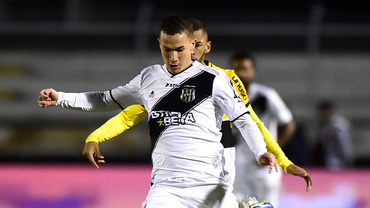 Am&eacute;rica-MG contrata volante com passagem pela Sele&ccedil;&atilde;o Brasileira