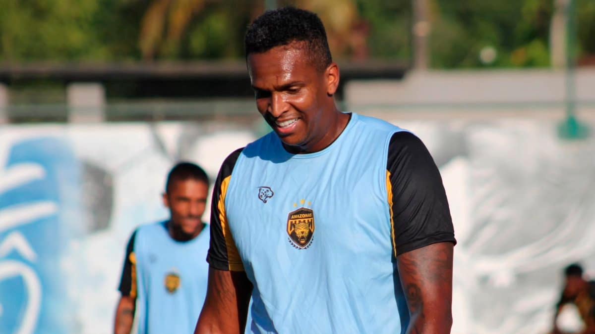 Apresentado no Amazonas FC, Jô explica volta para disputa na Série B: “Senti na pele…”