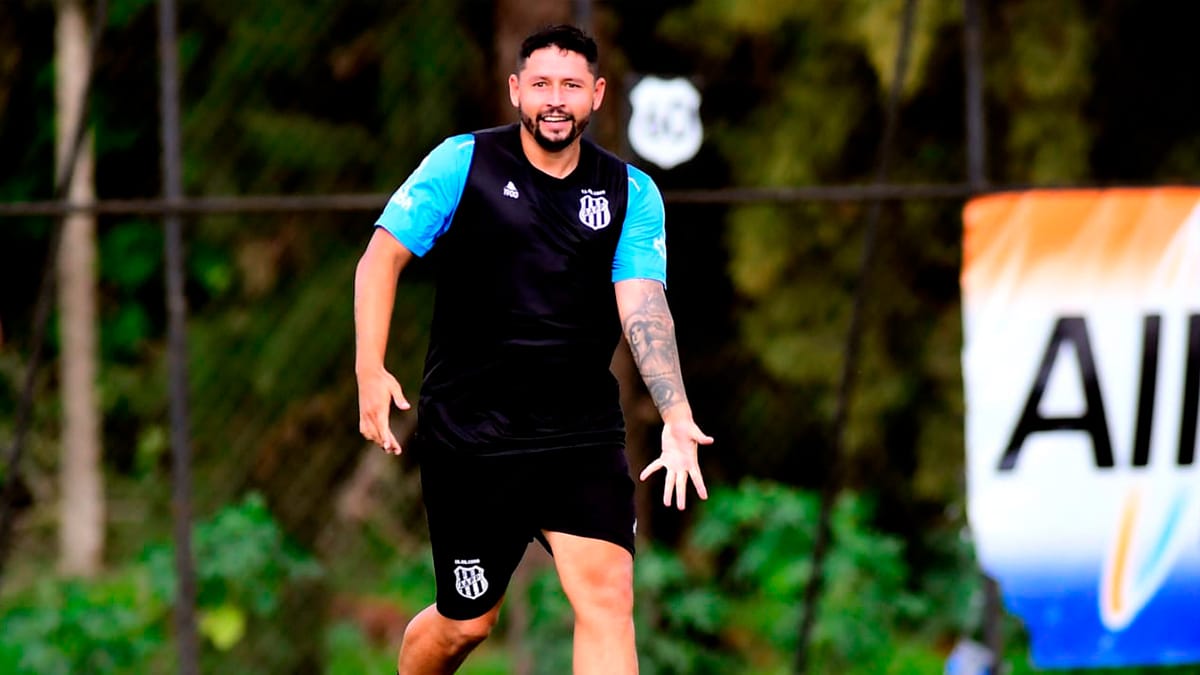 Com &lsquo;novas pretens&otilde;es&rsquo; na S&eacute;rie B, Ponte Preta contabiliza mais de 15 sa&iacute;das do elenco