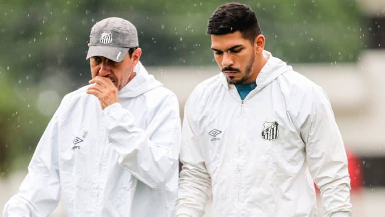 Carille tem &lsquo;d&uacute;vida cruel&rsquo; em escala&ccedil;&atilde;o para Santos x Corinthians