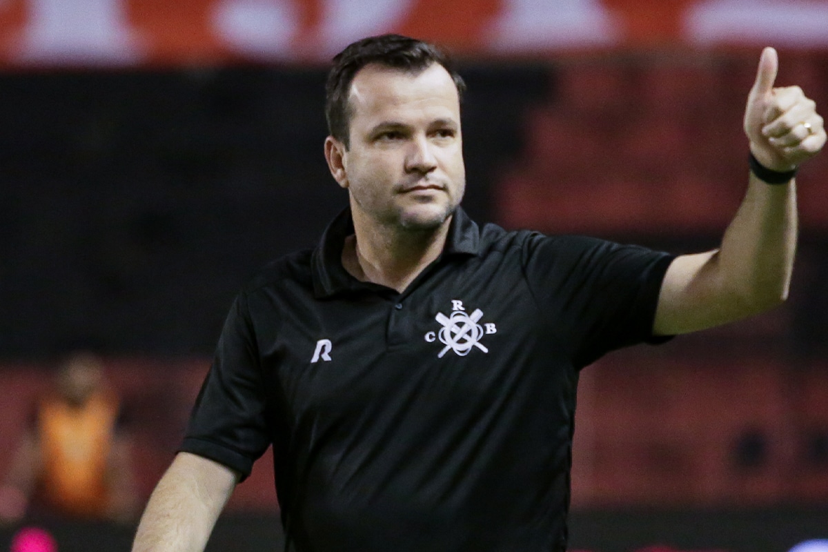 Daniel Paulista est&aacute; no CRB e &eacute; uma das jovens promessas da escola de t&eacute;cnicos do Brasil. Foto: Icon Sport