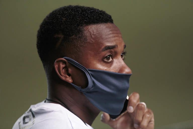 Diretoria do Santos explica apari&ccedil;&atilde;o de Robinho no CT Rei Pel&eacute; e surpreende torcedores