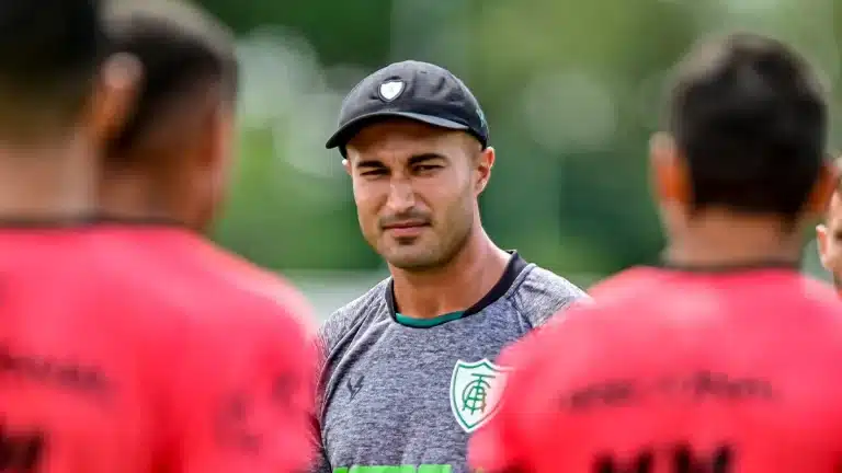 Como manter a forma f&iacute;sica no Am&eacute;rica-MG? Cauan tem segredo para a S&eacute;rie B de 2024