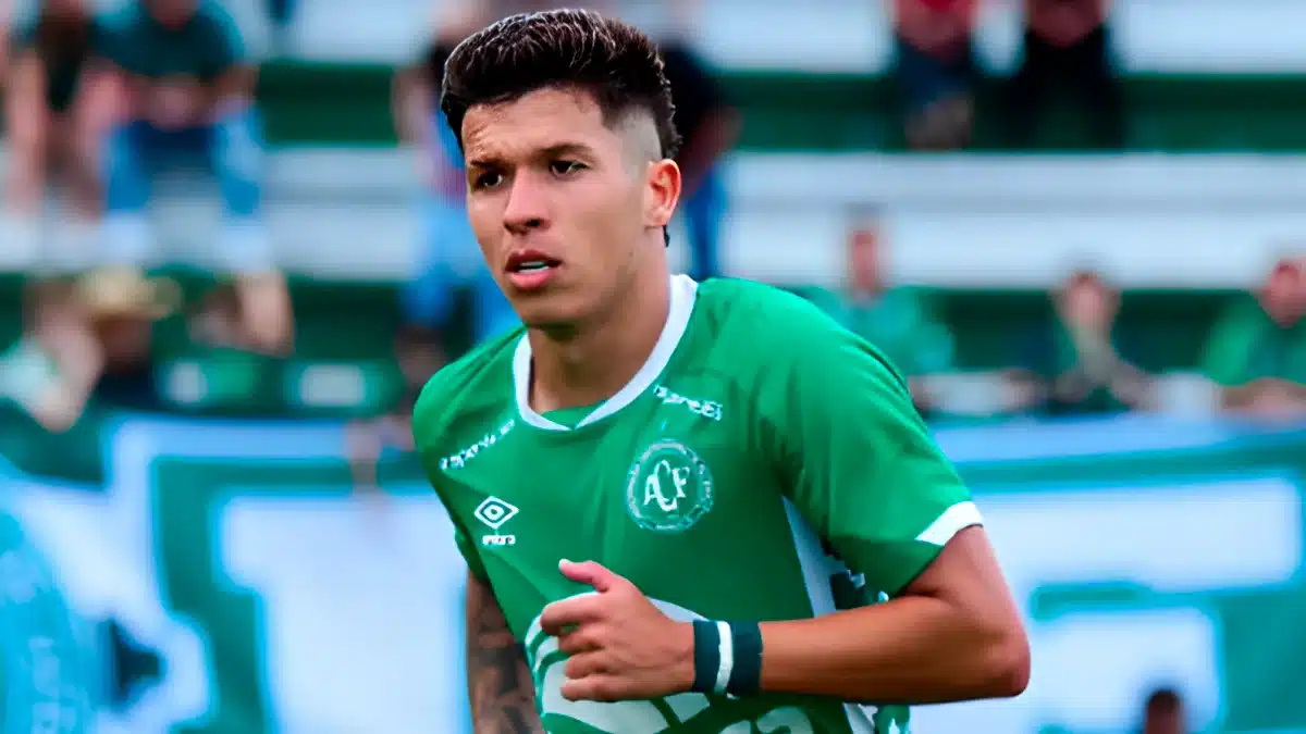 Bruno Naz&aacute;rio em a&ccedil;&atilde;o pela Chapecoense na S&eacute;rie B de 2023. Foto: Reprodu&ccedil;&atilde;o