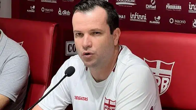 T&eacute;cnico do CRB revela posi&ccedil;&atilde;o que precisa de refor&ccedil;o no elenco