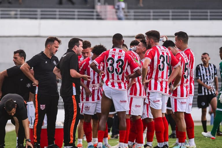 T&eacute;cnico do CRB &lsquo;afasta&rsquo; 3 jogadores em duelo contra o ASA