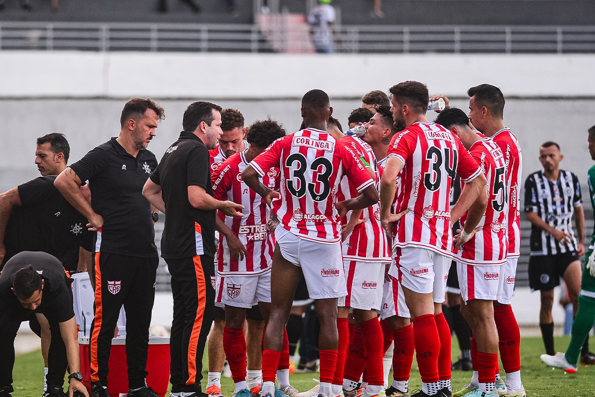 T&eacute;cnico do CRB &lsquo;afasta&rsquo; 3 jogadores em duelo contra o ASA