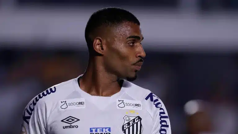 Vai sair ap&oacute;s o Paulist&atilde;o? Joaquim entra no radar de gigante brasieiro