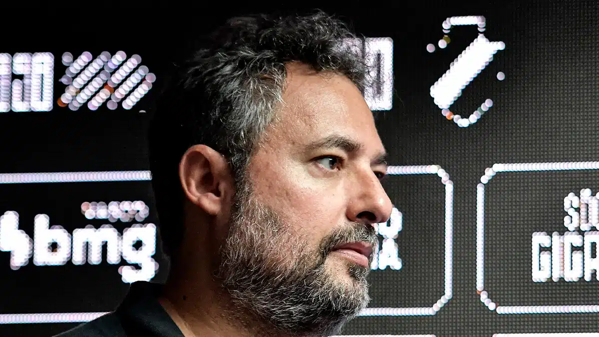 Casa nova? Alexandre Mattos pode refor&ccedil;ar clube da S&eacute;rie B