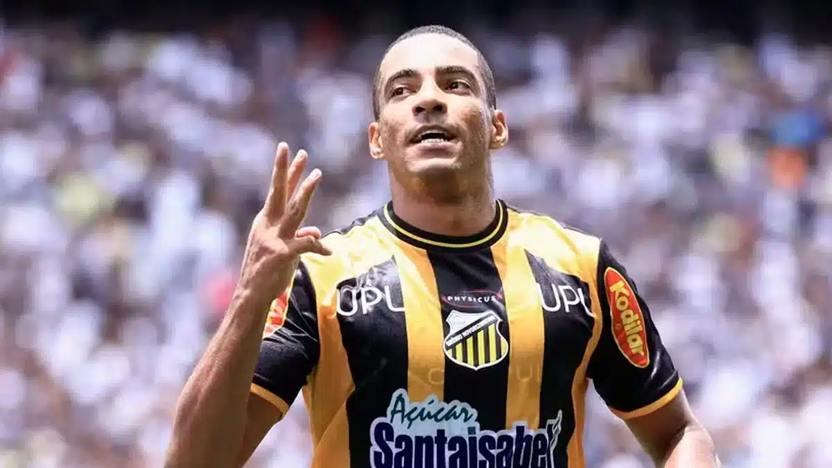 N&atilde;o joga mais! Algoz do Corinthians, atacante do Novorizontino &eacute; demitido