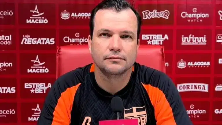 Ap&oacute;s classifica&ccedil;&atilde;o suada no Nordest&atilde;o, t&eacute;cnico do CRB valoriza o esfor&ccedil;o do elenco