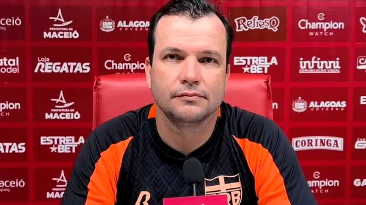 Ap&oacute;s classifica&ccedil;&atilde;o suada no Nordest&atilde;o, t&eacute;cnico do CRB valoriza o esfor&ccedil;o do elenco