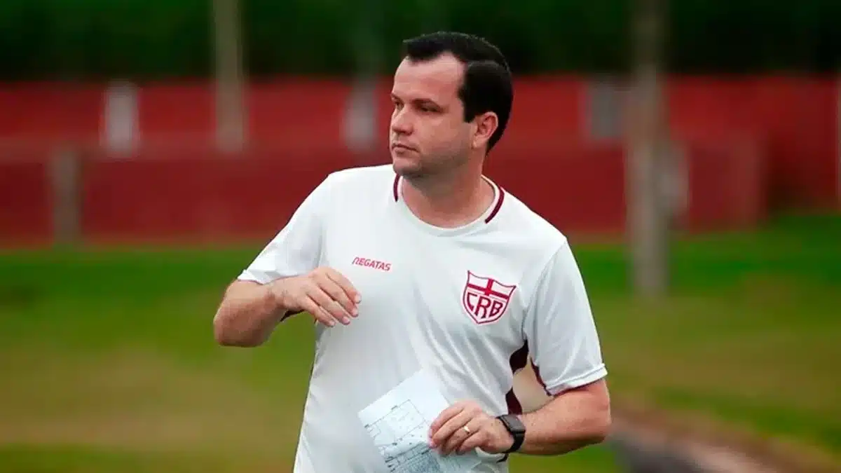 CRB e mais um: lateral-esquerdo &eacute; disputado por dois times da S&eacute;rie B para 2024