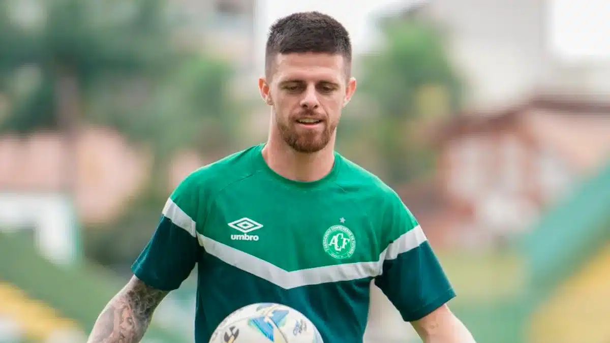 Ap&oacute;s sa&iacute;da de R&ocirc;mulo, Novorizontino fecha com ex-Chapecoense