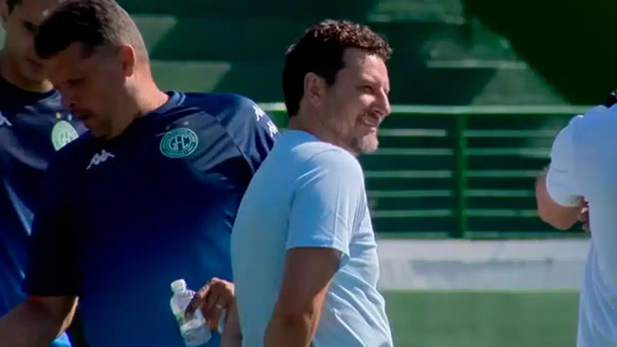 Surpresa no Bugre! Elano aparece no treinamento do Guarani e motivo &eacute; revelado
